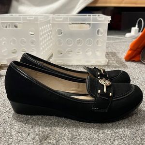 Black healed flats